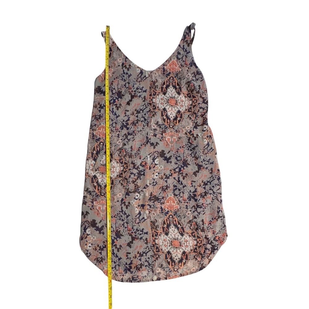 Cabi Gray Coral Medallion Print V-Neck Shift Dress XS 5049 Sleeveless Lined - Picture 4 of 7